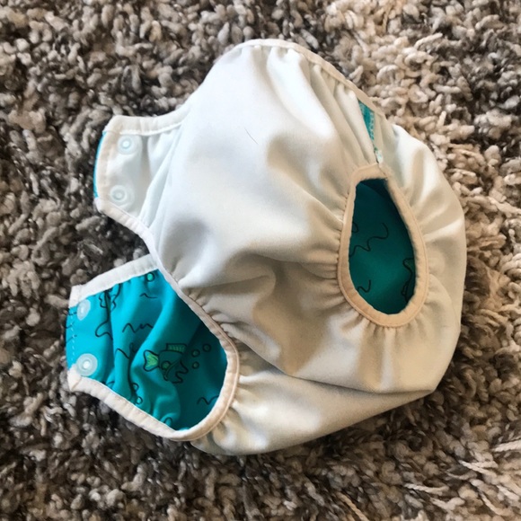 🔹5 for $25🔹ImseVimse Blue Fish Diaper 15-22lbs - Picture 2 of 3